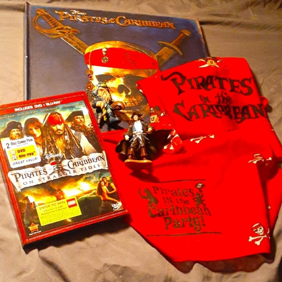 Disney Other - Pirates of the Caribbean bundle